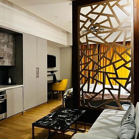 Luxe Apartment By Hey Studio'S 가지아바드 외부 사진